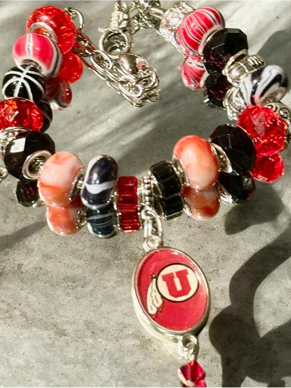 Utah Utes Red and Black Beaded Charm Bracelet